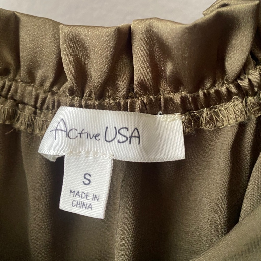 Olive green - off the shoulder jumper - Picture 3 of 7